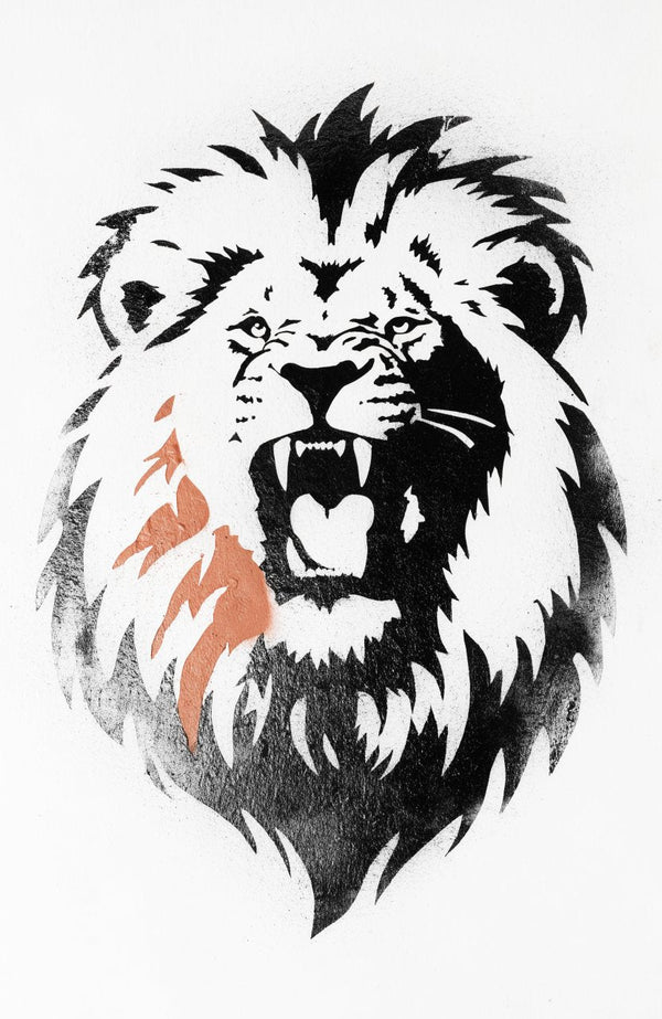 Löwe Schwarz-Weiß – Street-Art-Stencil von Urban Artery